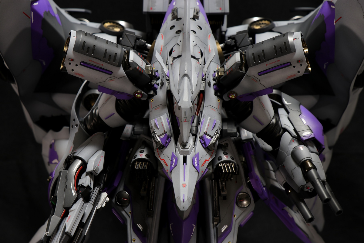 akamari00's tweet photo. 応募締め切りということで今年のGBWCエントリー作品を公開します！
作品タイトルは「 MOBILE ARMOUR　OMEGA AZIERU」ジオンが製造��た最後のモビルアーマーという設定で制作しました

シンプルな構図ですがカラーリングや機体の形状でMA独特の威圧感を感じられるように意識しました
＃GBWC　＃GBWC2018 https://t.co/CwWQS5P2We