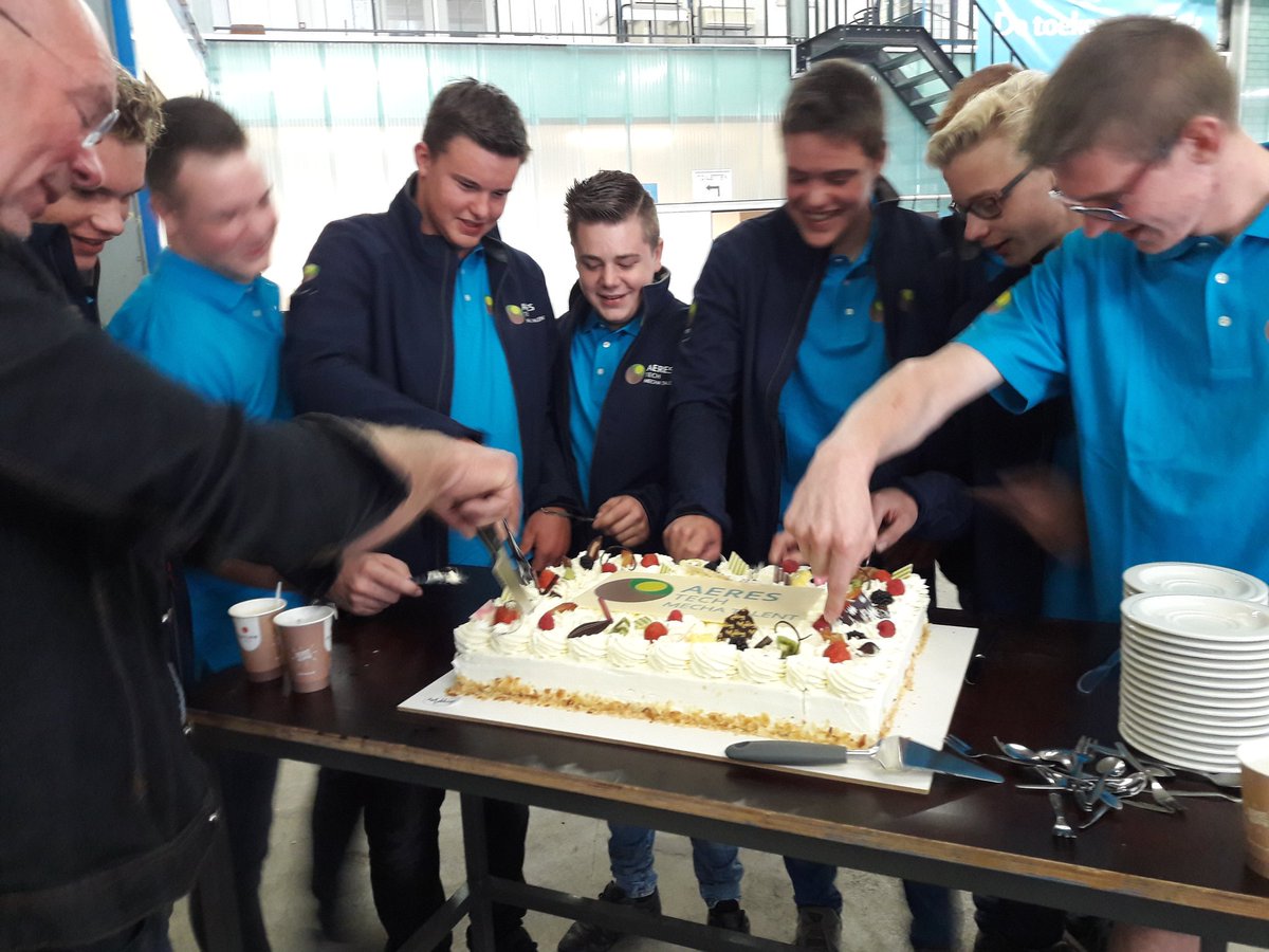 PellikaanB's tweet photo. @AeresTech start met nieuw initiatief. Mecha-talenten  mobiele #techniek bij start van de opleiding al een #baan. Top #talent voor technieksector. Samenwerking @Aeres en @FedecomNL. https://t.co/BdbzUqcV66