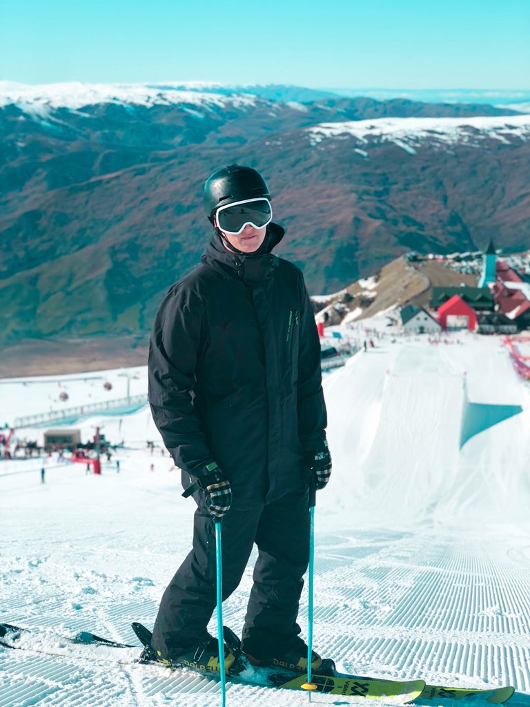 Andriragettli's tweet image. Made it on the other side of the planet!🌎❄️ first big air worldcup about to kick off this week very excited!!🎿😍
#NewZealand #BackToWinter #Cold #BigAir #Worldcup #Excited #FinallyCompetingAgain