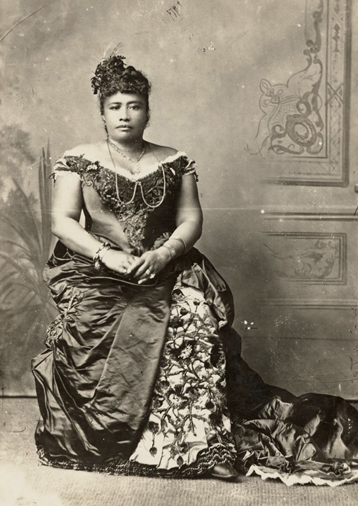 PhilipRickard's tweet photo. Hauʻoli lā hānau Queen Lili’uokalani! #180th #hoomanaomau
. 
#queenliliuokalani #hawaii #lastingremembrance 
Photo: Hawaii State Archives https://t.co/cjp6KzItQq