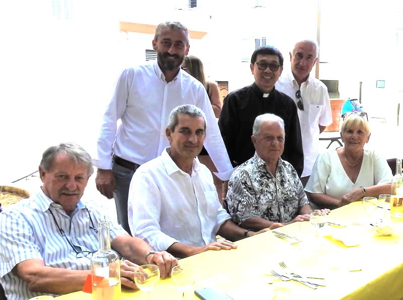 Hier ambiance très conviviale à l'aïoli de la fête de Rougiers
