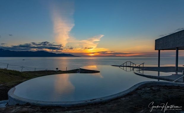Are you looking for something new? Visit #Husavik and enjoy their newly-opened geothermal sea baths! -> buff.ly/2Nt5Qra