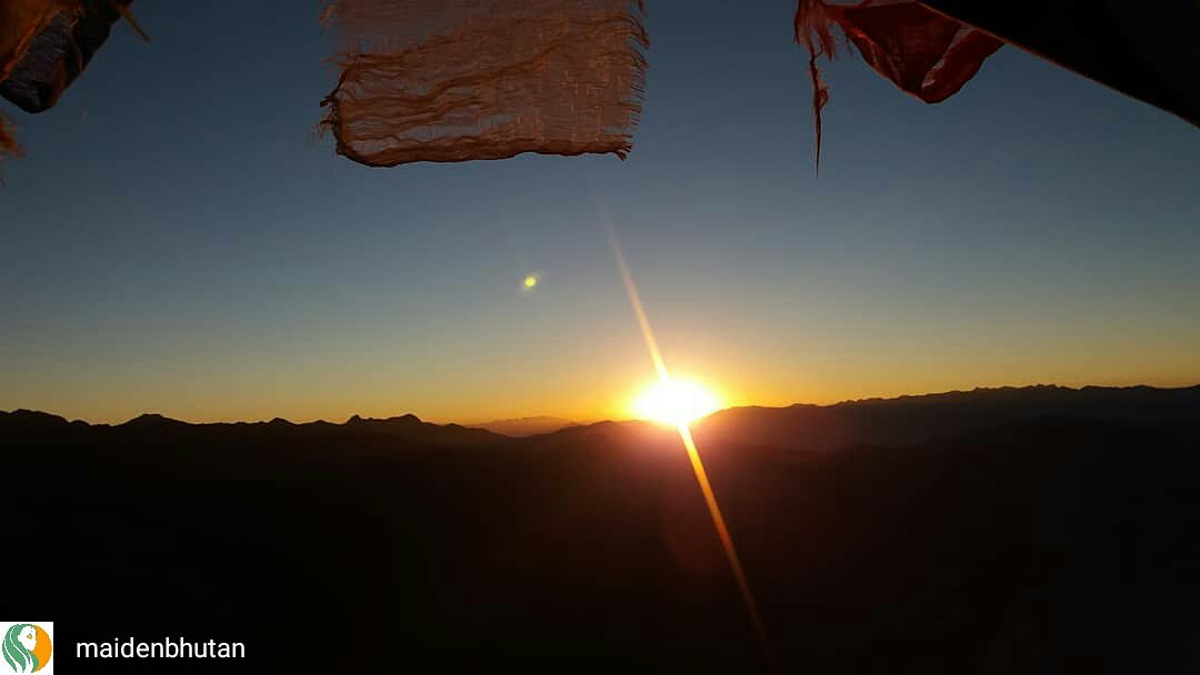 MaidenBhutan's tweet photo. We watched the sun go down on a mountain top - at this altitude, the sun sets very fast and we are in complete darkness within minutes..... But this memory still lingers.....Above Paro valley,  where I left a piece of hope - for when I might need it next. 
#hope @MaidenBhutan https://t.co/msXzShXVk2