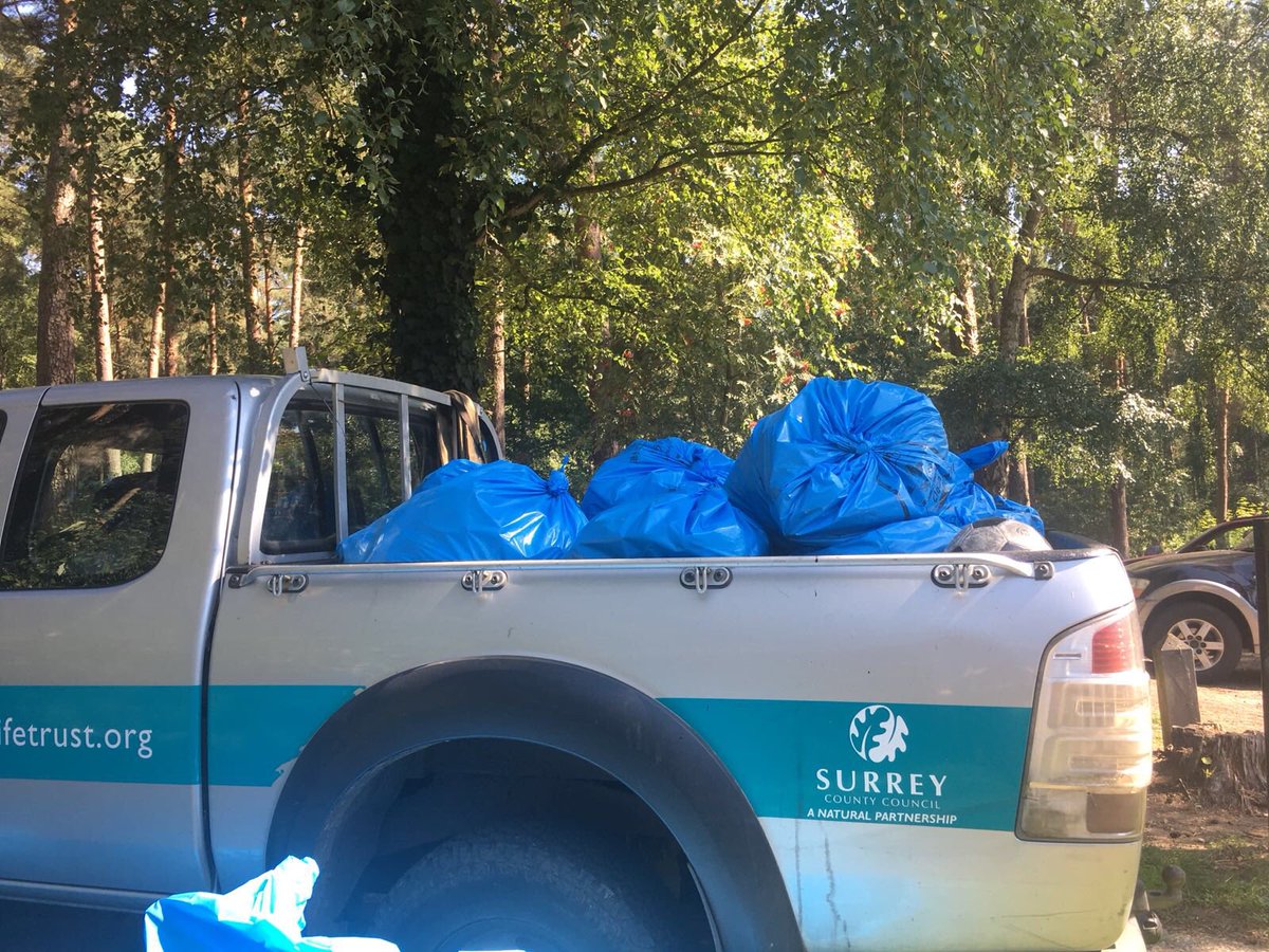 Ockhambitescafe's tweet photo. Great work this weekend thank to @roscopackman @SurreyWT what a difference it makes πthank you from @Ockhambitescafe #wildlife #woodlands #cleanup #savetheplanet #litterfree #lovelypeople #ockhamcommon #Cobham https://t.co/B1kTq90pqe