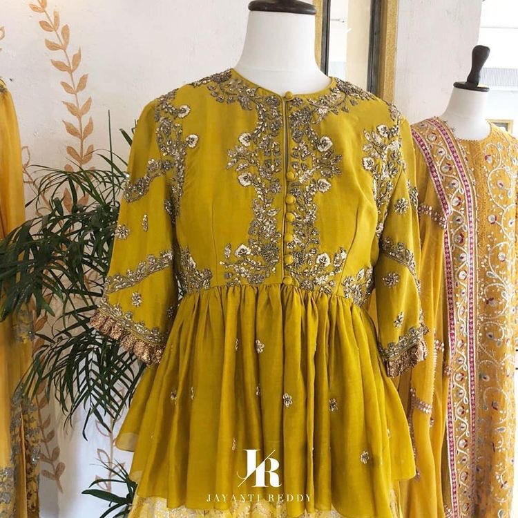 PeachCutDesigns's tweet photo. Designer dresses
.
.
Stunning designer lehenga and olive green color crop top. peplum top with hand embroidery work from
jayantireddy.
#designerdiaries #designertag #designerdresses #ethnicwear #indianwear #weddingwear #designerwall #peachcutdesigns https://t.co/bkkD0tUSgg