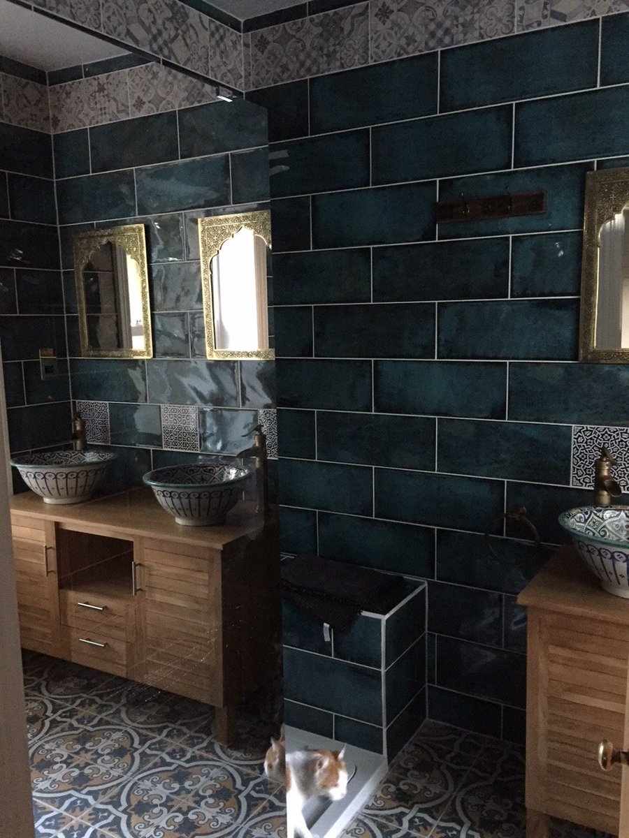CeramiqueInt's tweet image. Look at this gorgeous Moroccan-style bathroom we helped Sandy &amp;amp; Nigel create. Using Montblanc blue wall tiles, with matching Decor tiles for the shower, they included tiles and sinks from their Moroccan holiday! Special order Peronda vintage floor tiles complete the look