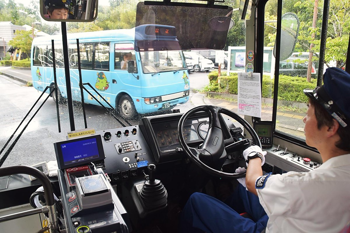 تويتر 関鉄レールファンclub 公式 على تويتر 竜鉄街歩き 歴民館を後に 竜ヶ崎一高へ バス マニアさんには 通常の路線区間以外を走るバスは大好物のようだ 市コミュニティバス龍バスとこんにちは 関東鉄道バス チャーターバス 龍ケ崎市コミュニティバス