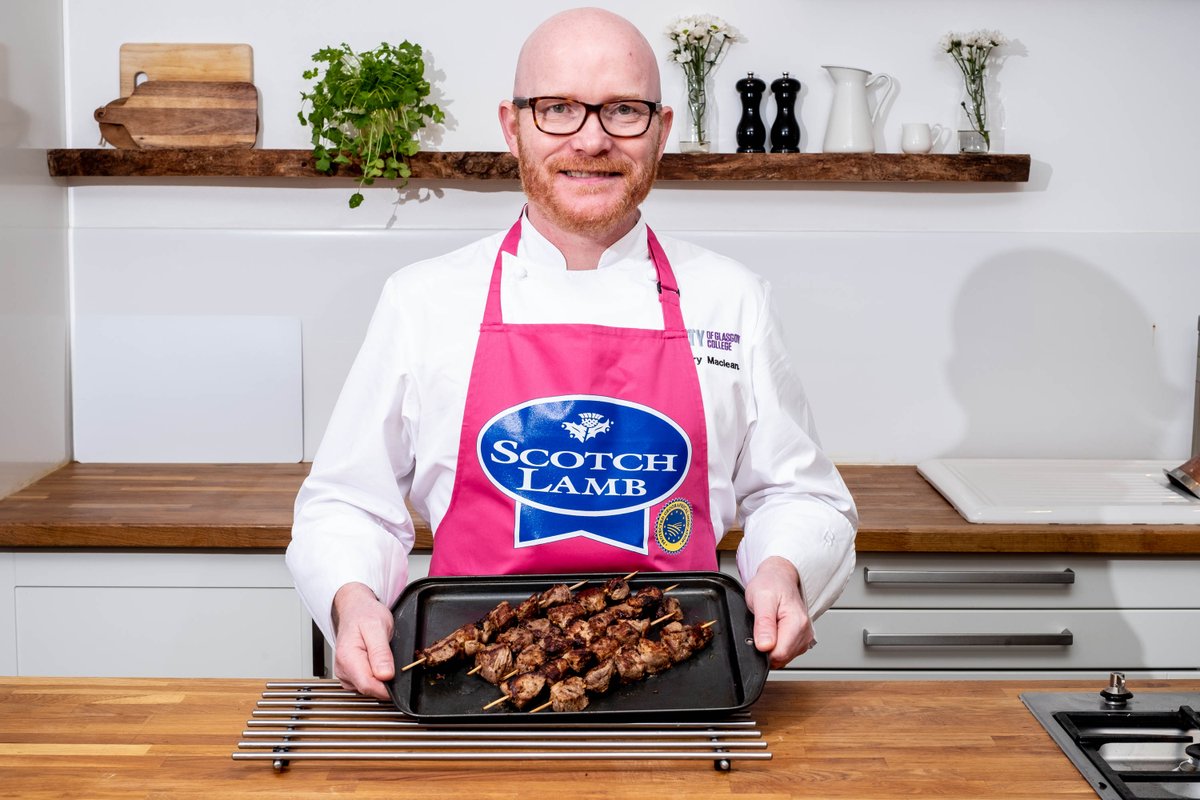 qmscotland's tweet photo. 81% of Scots are regularly repeating the same meals for dinner week in, week out. Now Scotland’s national chef @Gmacchef is encouraging Scots to get out of the mealtime rut by enjoying more Scotch Lamb PGI. 👍 #ScotchLamb #Naturally https://t.co/DaLDgfhl65