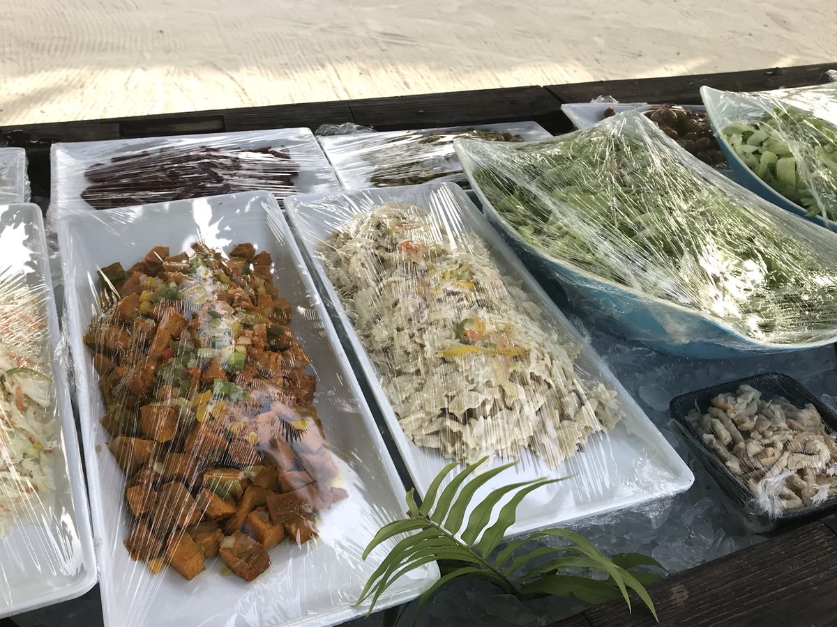 WarrenKeywest's tweet image. Setting up the buffet #keywest, #destinationcateringandevents