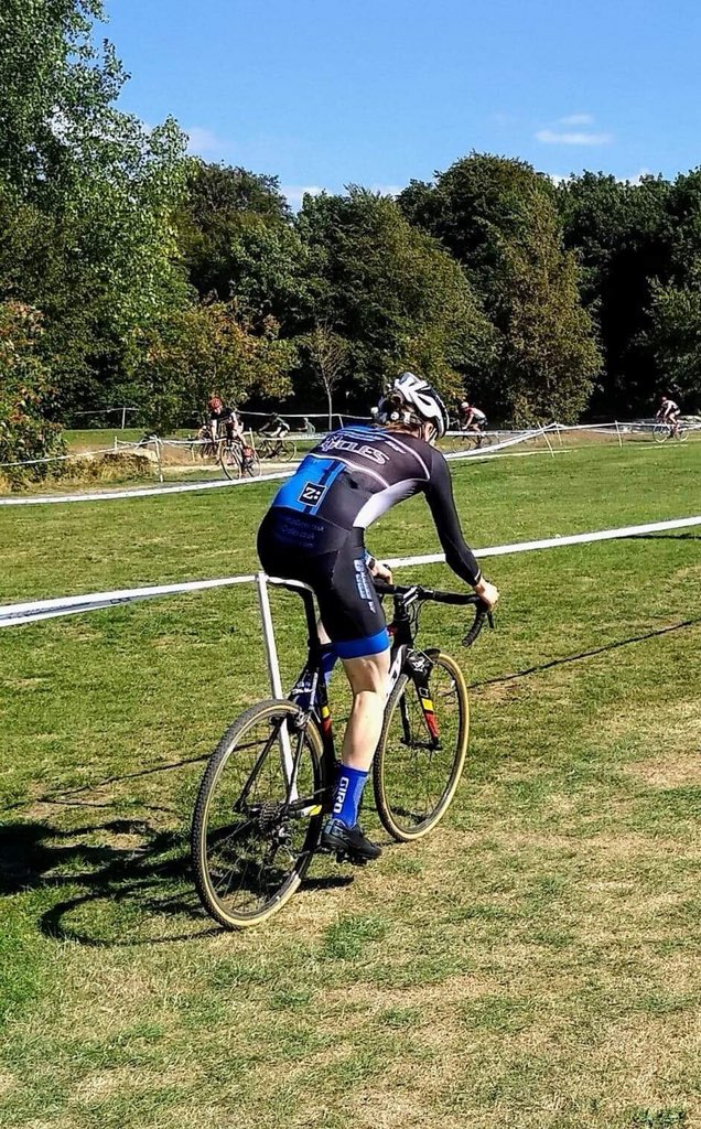 First Winter CX action yesterday with  the opening round of the Yorkshire points series at Middleton park. Great rides by our lads saw Dave take 6th senior 11th overall, Steve was 5th vet40 20th overall.Solid start to the season, first outing for Daves <a href="/zedbikewheels/">Zed Bike Wheels</a> too 👌🏻