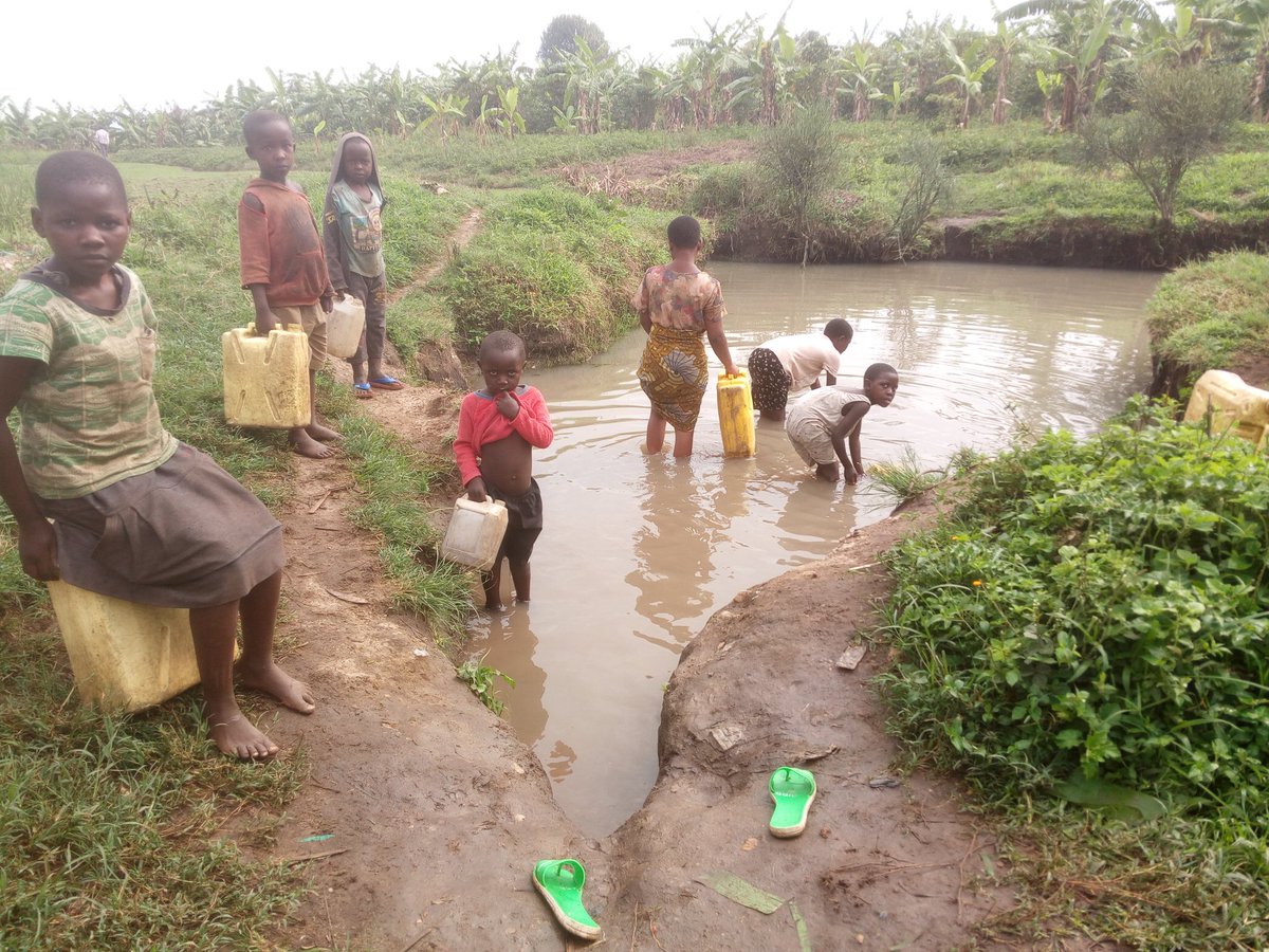 AineplanR's tweet photo. Children must be provided with safe and clean water and at the sane time accessible. Such issues affect our children thus exposing them to sexual harassments as some young girls walk long distances to collect water. #EndChildMarriage
#AvoidChildlabour
@for_initiative @nwscug https://t.co/IPEDT9QuKD