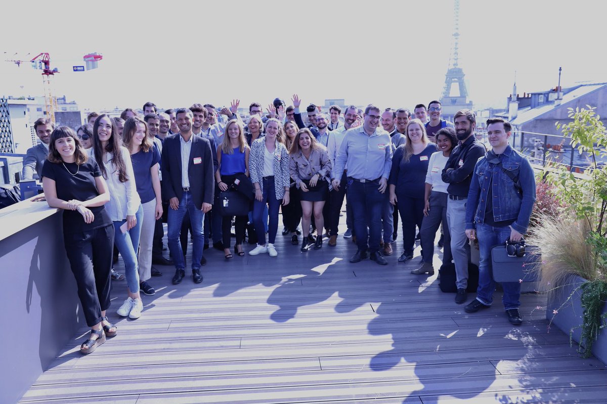 onepoint's tweet photo. On termine cette matinée d’intégration par un déjeuner sur le rooftop, après que notre Partner #RH et Secrétaire Général @MatFouquet ait échangé avec nos 70 nouveaux collègues autour des valeurs de @onepoint. #WelcomeToOnepoint https://t.co/DDMd4YfZSd