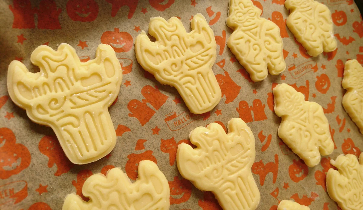 クッキー型で縄文土器クッキー？？　どこに売っているんだ？こんなクッキーの型ｗｗ