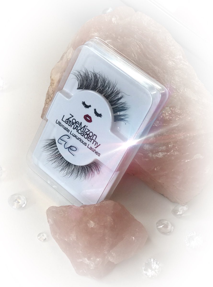 zoemizonlashac's tweet photo. We have a strip lash style for anyone..... £5 only! DUO Glue also available in salon 💗 https://t.co/Oe5Tm07B8C