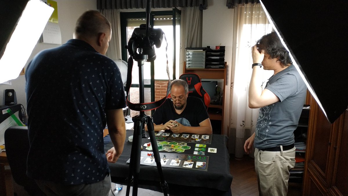FranRuizGD's tweet photo. Esta mañana hemos estado trabajando @bruxterio y yo con @EclipseEditoria grabando un vídeo tutorial para su próxima campaña de #waylandersrpg #juegosdemesa #boardgames https://t.co/dMXOd3N2z7