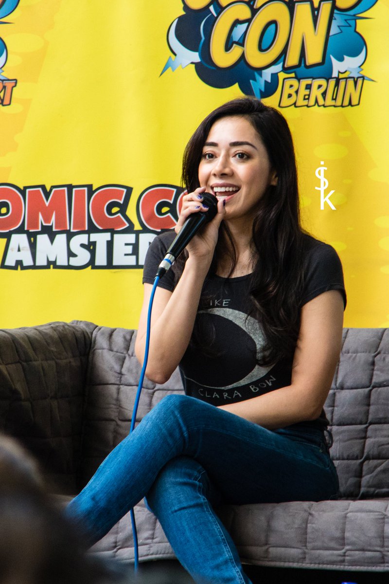 irissarinak's tweet photo. Aimee Garcia at Comic Con Amsterdam 2018 (Sunday) Part 2 #Lucifer #Dexter #NLComicCon https://t.co/z1iUvtExk2