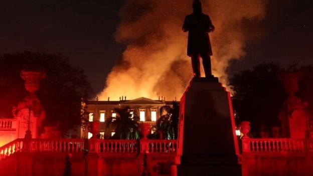 deadspeakonline's tweet photo. 😥
"A fire has gutted the National Museum of Brazil in Rio de Janeiro, the oldest scientific institution in the country. Most (..) are believed to have been destroyed. (..) Pieces from Greco-Roman times and Egypt were also on display at the museum. (..)"
Photo and quote: BBC News https://t.co/Yj2T0lFqVv