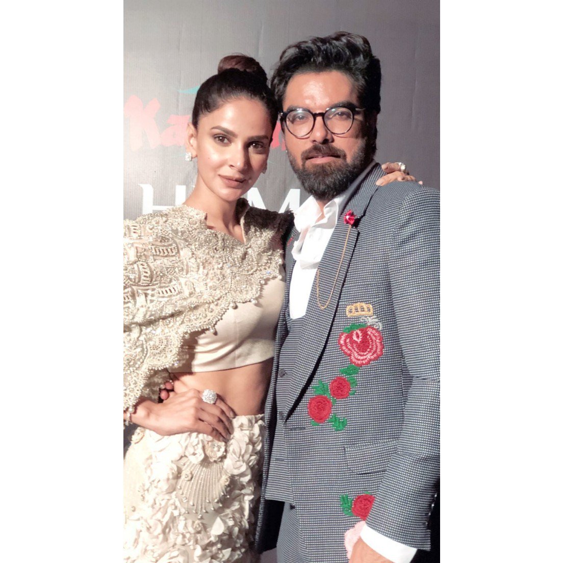 SQaddicts's tweet photo. It's a #Jaanam and #LahoreSeAagey reunion with #SabaQamar, #Yasirhussain and #AdnanSiddiqui at the #HumStyleAwards! 😍

Pics courtesy: @rraannaayy  #HSA #HSA18 #HumStyleAwards2018
https://t.co/Feiz8kzSX5 https://t.co/D6jTbpFLCg