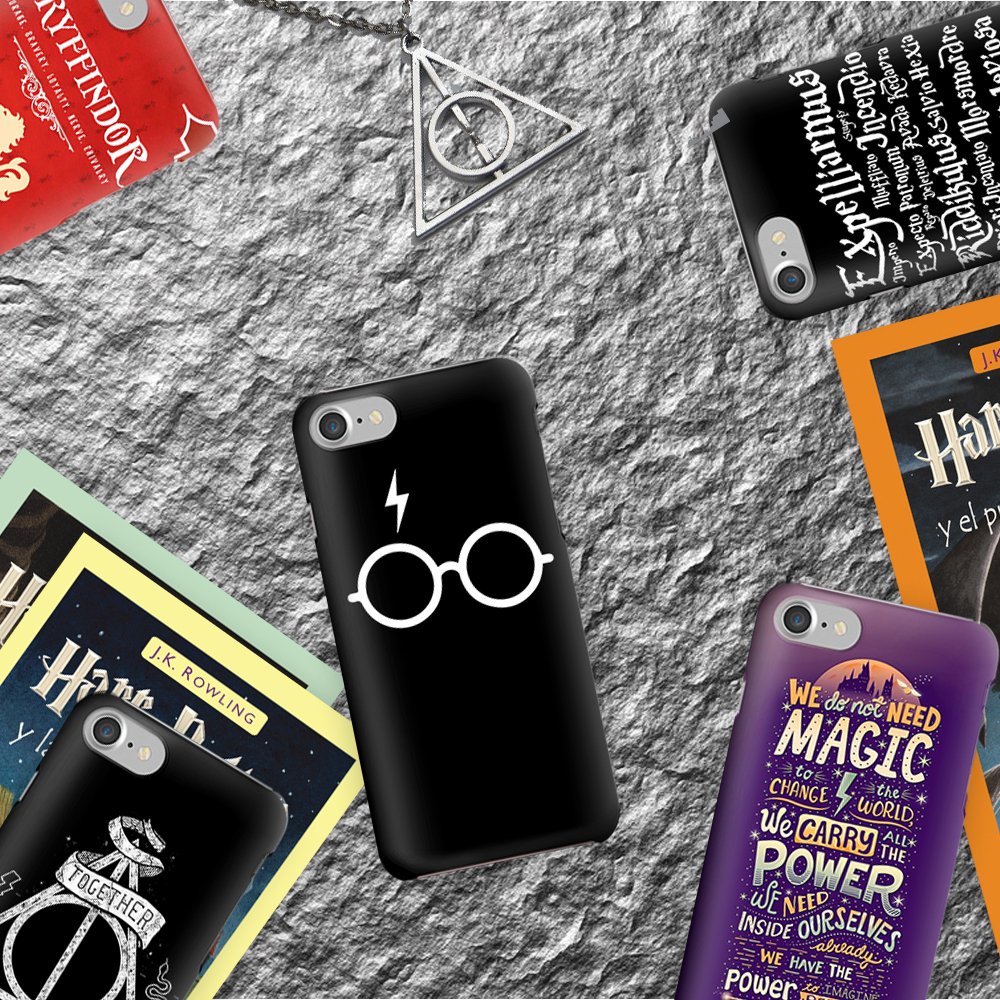 CaseLoveMx's tweet photo. ⚡ Septiembre es un mes importante para todos los #Potterhead 

¡Qué la magia no se pierda!

#CaseLove #FundasParaCelular #iPhone #Samsung #Huawei #Motorola https://t.co/F8SiLPe2pB