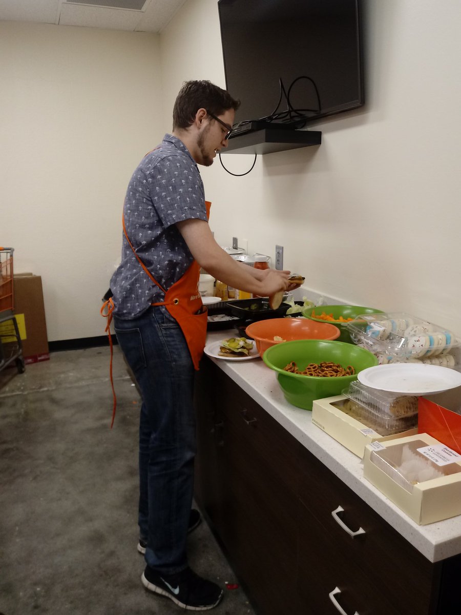 debbie_nall's tweet photo. Labor Day Cookout at work! https://t.co/R8TSTiiMeu