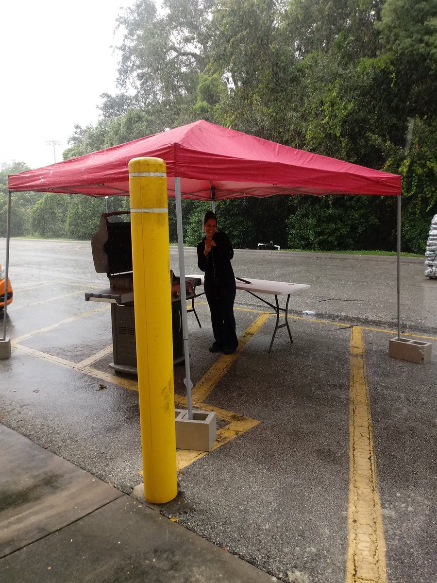 debbie_nall's tweet photo. Labor Day Cookout at work! https://t.co/R8TSTiiMeu