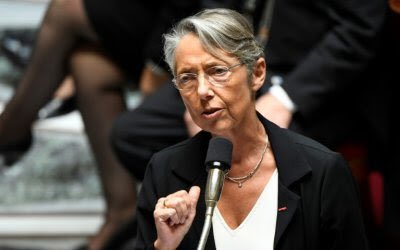 charles29490's tweet photo. Invitée de @19HRuthElkrief sur @BFMTV la ministre des transports @Elisabeth_Borne annonce que d’ici un mois sera mis en ligne sur le site du ministère un état de l’ensemble des ouvrages d’art sur le territoire national. https://t.co/jJmcZXx8ku