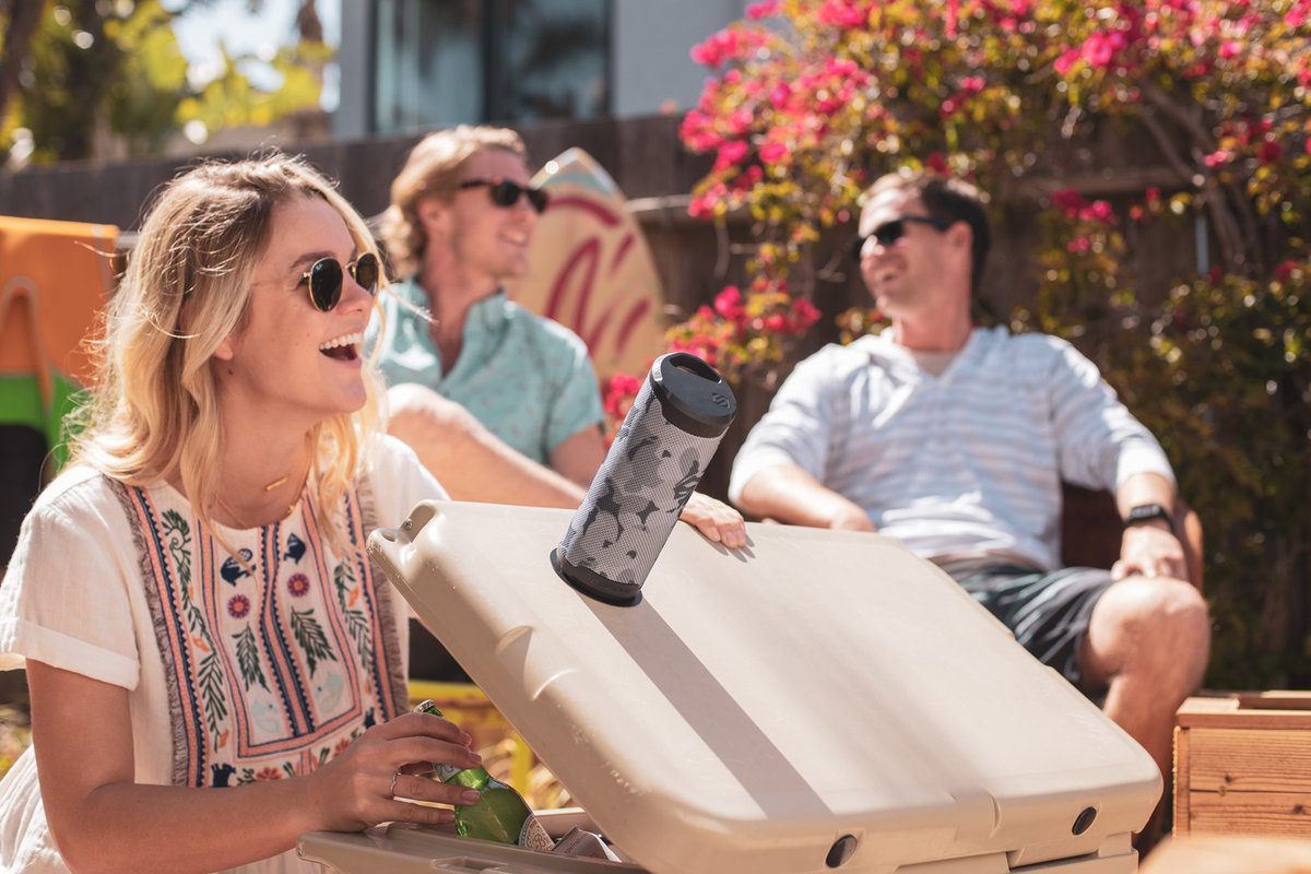 Scosche's tweet photo. This Labor Day bring the party with the magnetically mountable BoomBottle MM.
.
.
.
.
#scosche #laborday #laborday2018 #boombottlemm #bluetoothspeaker #bluetooth #waterproofspeaker #waterproof #magicmount #magneticmount #rugged #o4o #optimizedforoutdoors #wheredoyoutakeyourmusic https://t.co/2Y6L8I5nNo