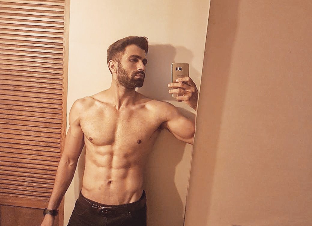 RajveerAnkurSin's tweet photo. Life is about a good morning #bodycheck 👌
#onpoint #beingclean #fitnessgoals #grateful #actorslife #aaa #amarakbaranthony #gratitude @MythriOfficial @RaviTeja_offl https://t.co/rhufmYKJrG