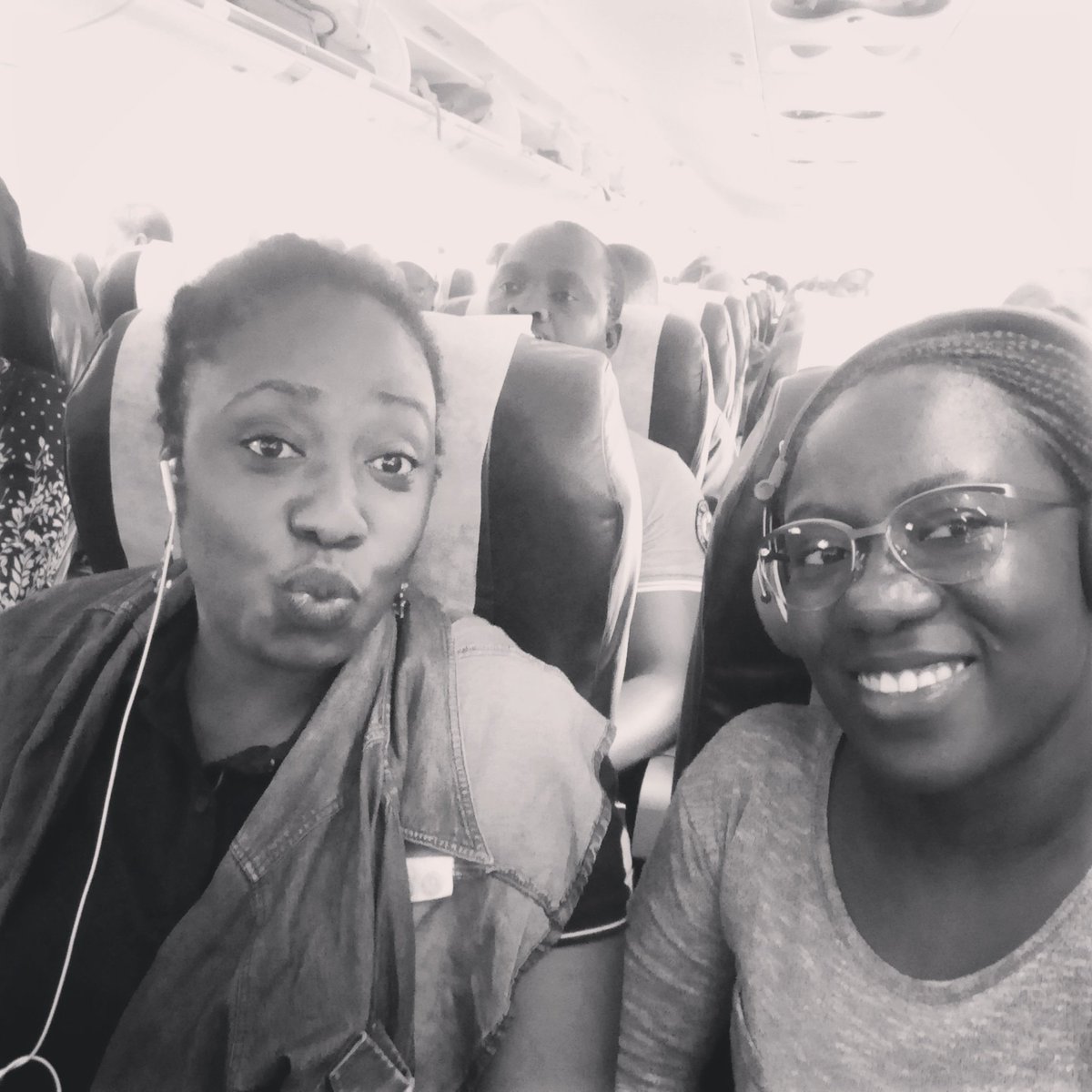 eva_ncho's tweet photo. L'aventure #FFGI2018 s'achève..
Capte sur #Ci225 ✈
Expérience positive et enrichissante
Que des aspects positifs 😊😍
#FemmesetTic https://t.co/8vm6k2GtKb
