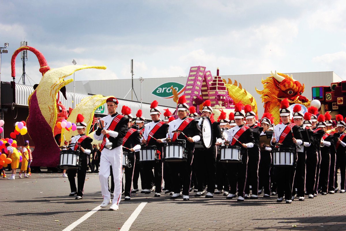 HertsShowband's tweet photo. What a fantastic weekend we had representing the UK as the only British Band performing @corsozundert #flowerfestival #flowerparade #marchingband #hertsshowband #hsb2018 https://t.co/hLSNLCGHcl