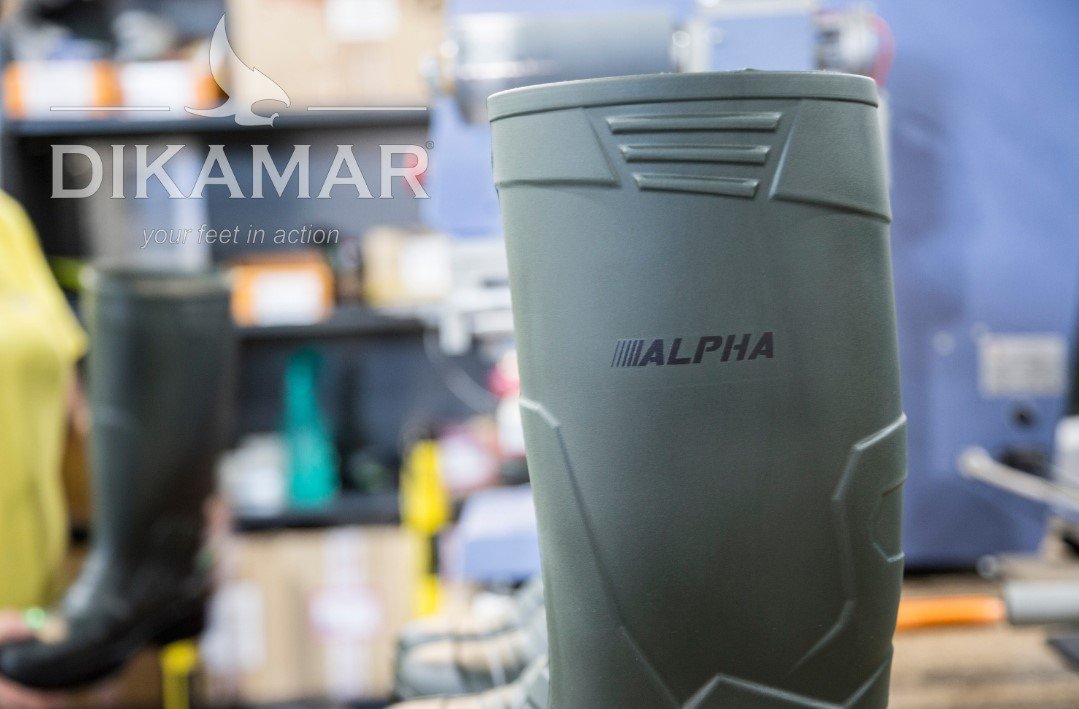 DikamarSA's tweet photo. Welcoming September with the production of our Alpha. Know all the details in our website! #dikamarboots #productions #bootsproduction #boots #green #ppe #bootsforwork https://t.co/dqRzIjq0m4