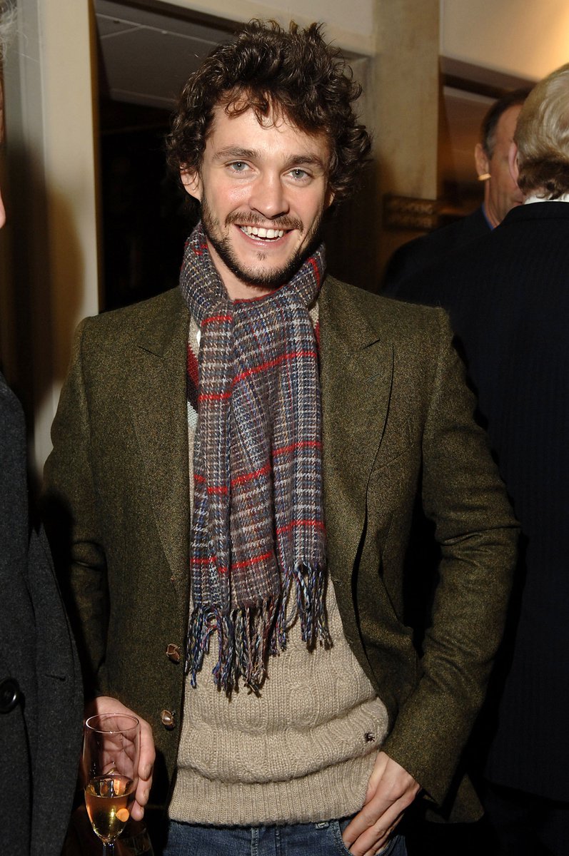 hughdoingthings's tweet photo. Hugh Dancy showing his long lasting love to the scarf. https://t.co/kEdpMU0Ucz
