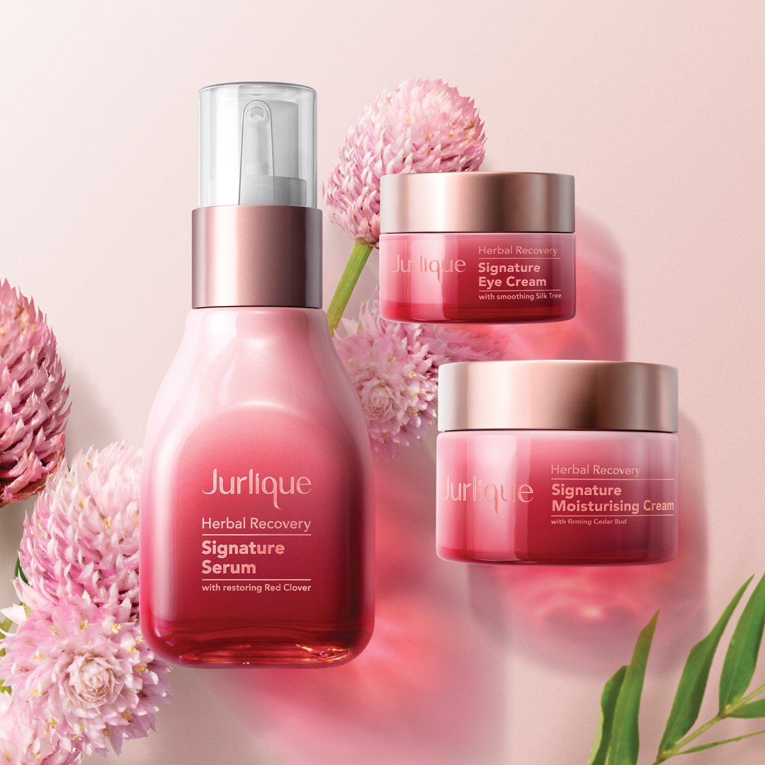 JurliqueUK's tweet photo. Natural anti-ageing, reinvented. Our iconic Herbal Recovery range has been completely remastered, for more revitalised skin. Discover more via our bio. #NatureEvolved #NewHerbalRecovery #NaturalSkincare #Jurlique #SouthAustralia https://t.co/UYl03kXHNM