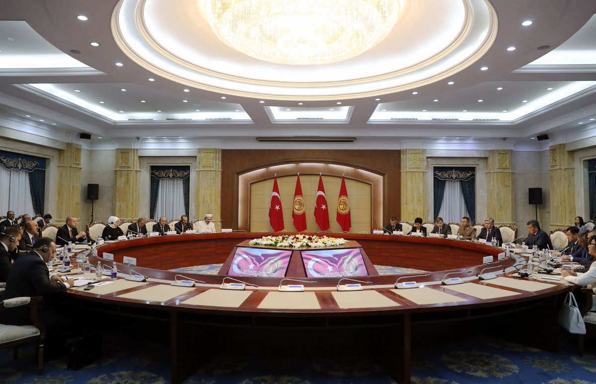 RTErdogan's tweet photo. Ortak geçmişimizden güç alan ilişkilerimizin daha da gelişmesine vesile olacağına inandığım Kırgızistan ziyaretimizde, değerli mevkidaşım Sayın Ceenbekov’la gündemimizdeki tüm konuları değerlendirdik. Yüksek Düzeyli Stratejik İşbirliği Konseyi'nin 4. toplantısını gerçekleştirdik. https://t.co/67mdQJP5ln