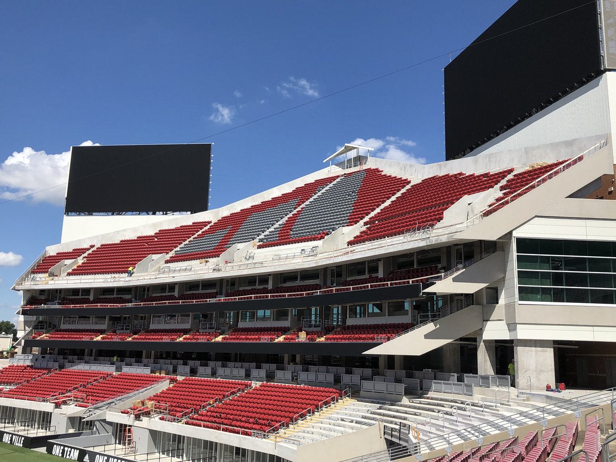 howielindsey's tweet photo. Work continues at @UofLFootball Cardinal Stadium. The final few seats are being installed and the railings, paint and graphics are happening as we speak. #LaborDay https://t.co/KeKV8IYRUl