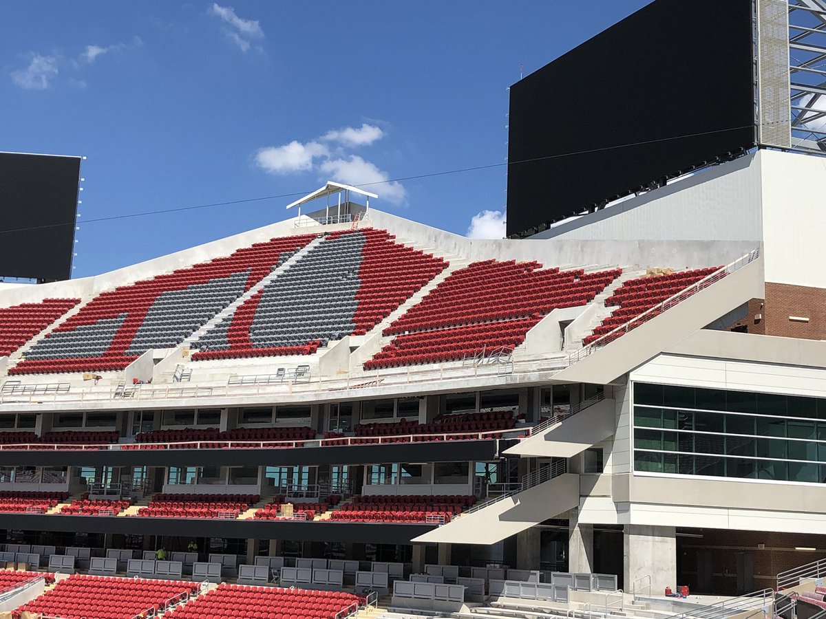 howielindsey's tweet photo. Work continues at @UofLFootball Cardinal Stadium. The final few seats are being installed and the railings, paint and graphics are happening as we speak. #LaborDay https://t.co/KeKV8IYRUl