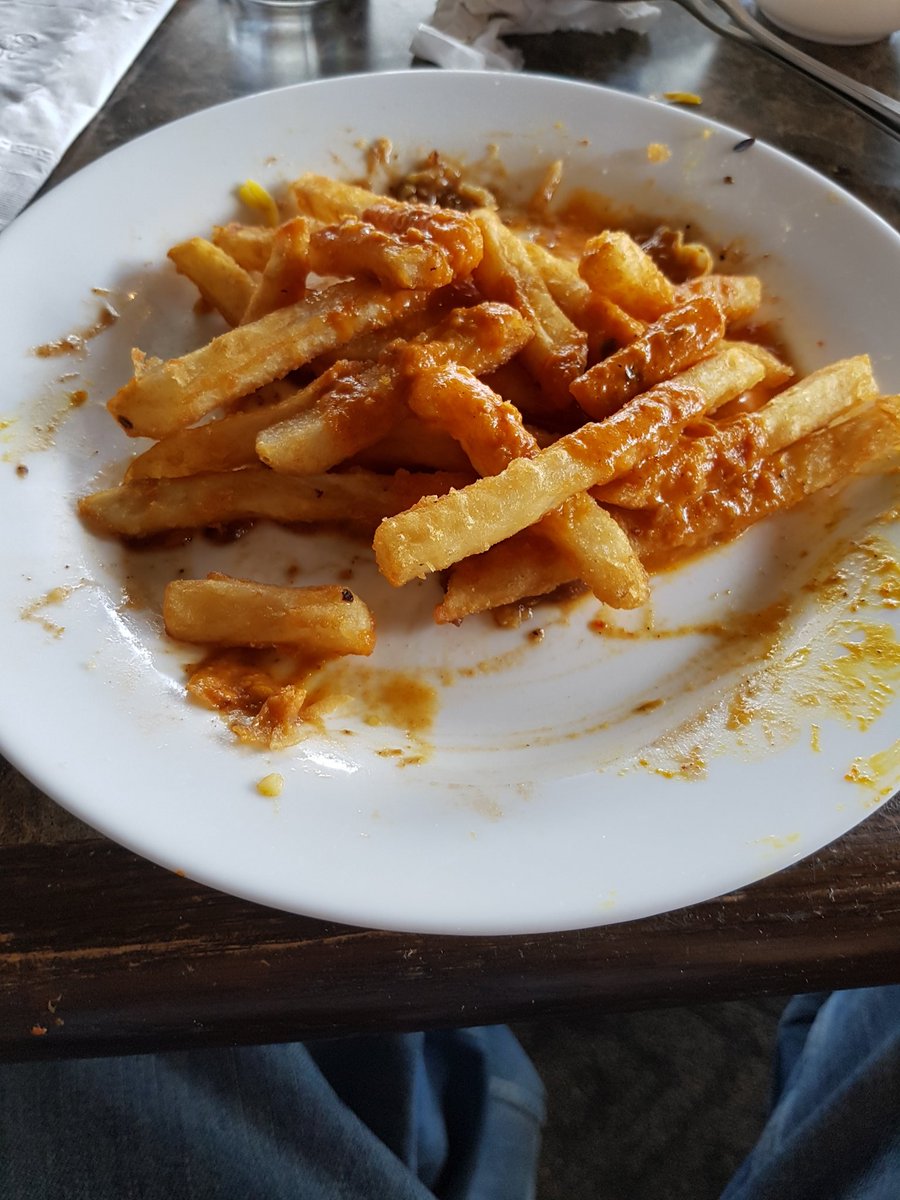 HabsFanInTO's tweet photo. Would it be rude to ask for cheese curds 🤔 #IndianPoutine https://t.co/nhWM8Bf8H1