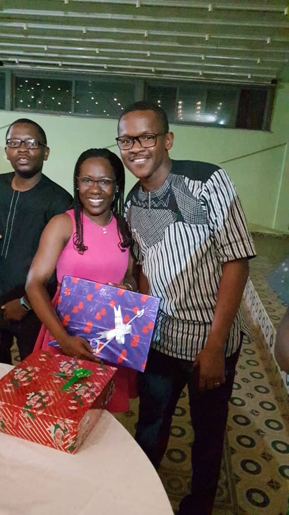 eva_ncho's tweet photo. Remise des cadeaux 🎁 de la famille 👪 #FFGI2018 des mains du Directeur General @rodriguetwit
Ce fut grandiose
Un grand merci à tous 🙏💓 https://t.co/chzTozXKtQ