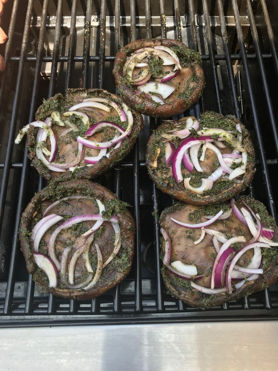 SchoolNutrPlus's tweet photo. Labor Day is a perfect day for grilling, and not just meats, veggies too! Some of our favorite vegetables to grill for students are portobello mushrooms marinated with red onions, olive oil, and basil. Yum! https://t.co/1MUHAnFXKs