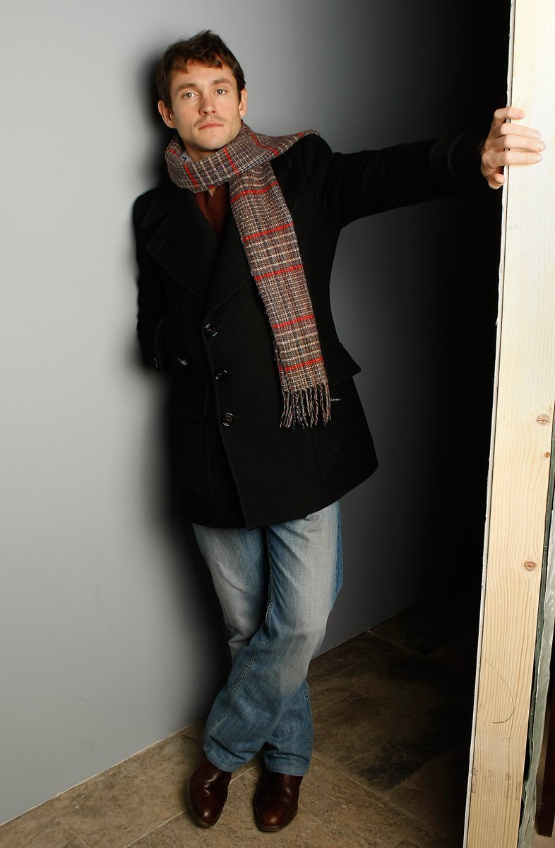 hughdoingthings's tweet photo. Hugh Dancy showing his long lasting love to the scarf. https://t.co/kEdpMU0Ucz