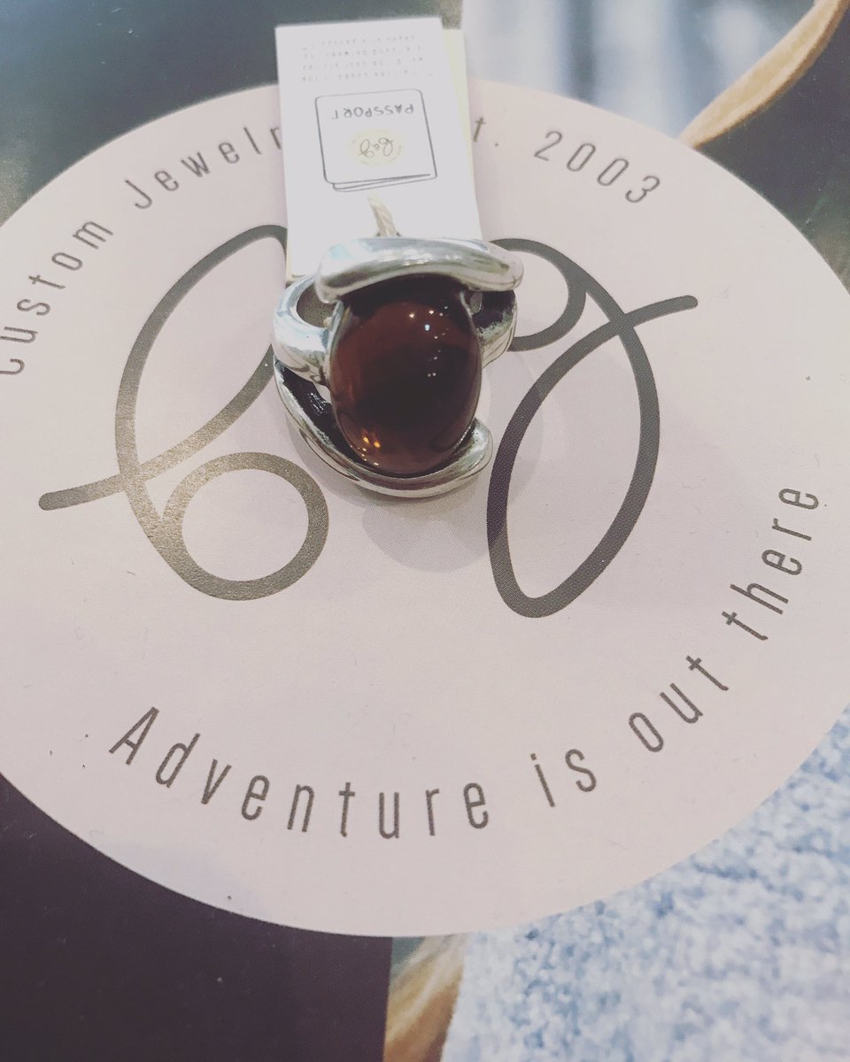 MiraKeMono's tweet photo. Una de las joyitas de la nueva colección de @bygcomplementos 💛
En color marrón, un color básico para esta temporada ! ! !
#byg #bygcomplementos #showyourbyg #adventureitsoutthere #exclusivo #hechoenespaña #hechoconamor #firmasespañolas #tiendasmultimarca #mkm #mirakemono🐒 https://t.co/7dbGY9mKUE