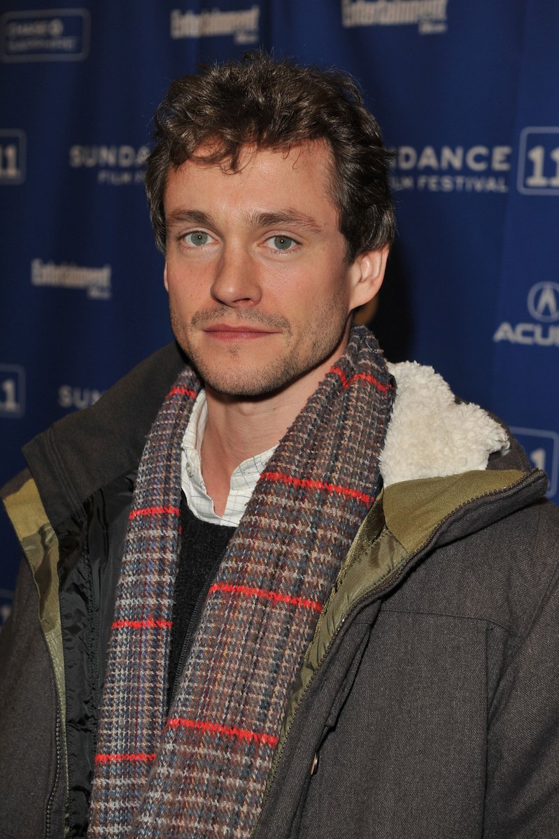 hughdoingthings's tweet photo. Hugh Dancy showing his long lasting love to the scarf. https://t.co/kEdpMU0Ucz