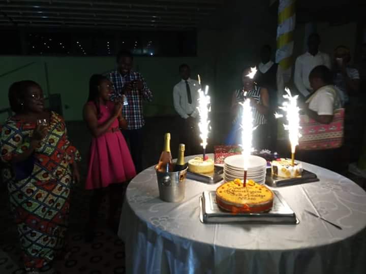 eva_ncho's tweet photo. #29Aout
Premizr anniversaire fêté à l'étranger 😍😊
Ce fut Waouuuuuuh
Grand merci à la marraine @cylo8 ❤😍
#FFGI2018 https://t.co/zXBoTiuJFH