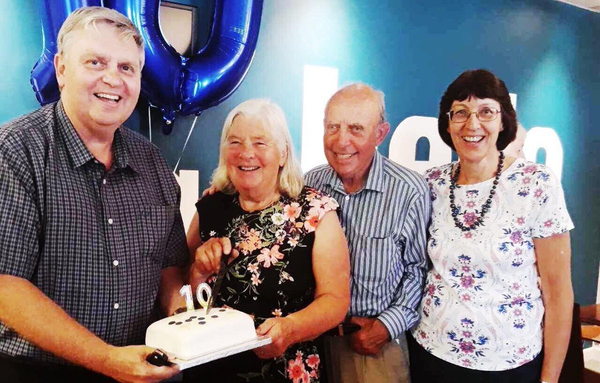 GrowPositivNews's tweet photo. Local retailer Bridge Books recently celebrated their 10th anniversary!

#GrowExeter #businessnews #shoplocal #Exeter @Bridge_Bookshop 

https://t.co/JxqjQJ84U2 https://t.co/dnvNiPgcC0