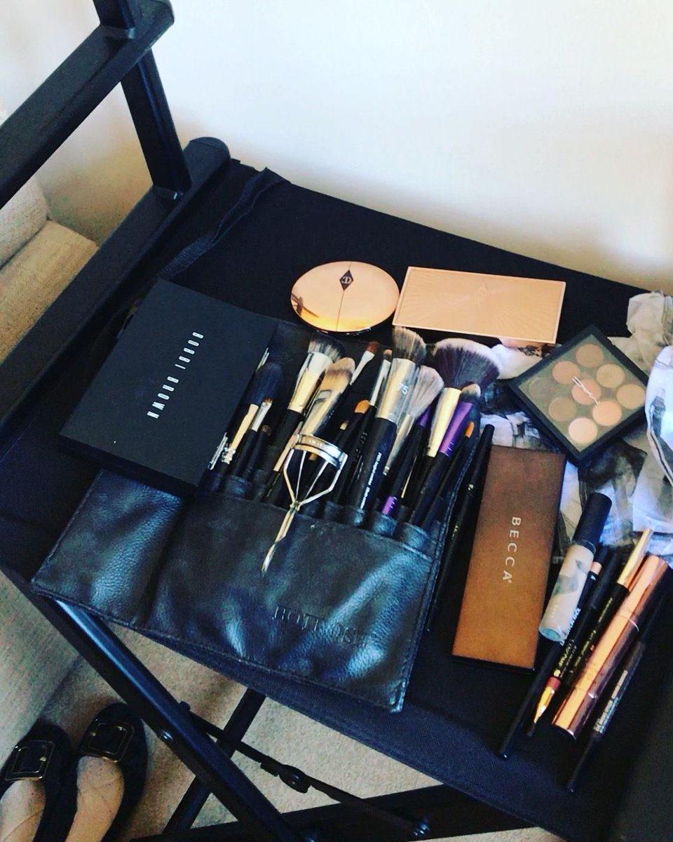 Setting up.. #makeup!! 😍 😍 😍