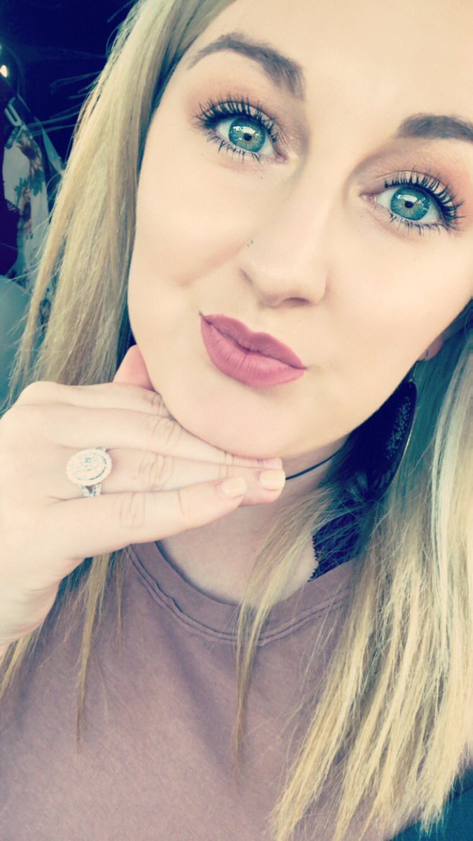 CourtneyIvison's tweet photo. My man put a ring on It!!! 😍 https://t.co/8P5hhHltL3