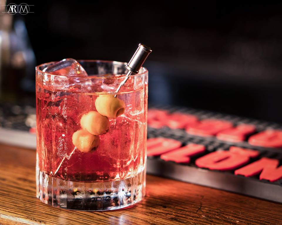 ARMitaly's tweet photo. Settimana dei Cocktail | Foto 1/3 |
“Non ci può essere una bella vita dove non c’è buon bere.”
- cit. Benjamin Franklin
Cocktail GRADISCA - Giulio Tabaletti Andrea Tomasi Martina Mariani
Info: 010 099 5560
#ARM #teamARM #ARMitaly #photography #foto #drink #cocktail #work #time https://t.co/CAf15jMFIA