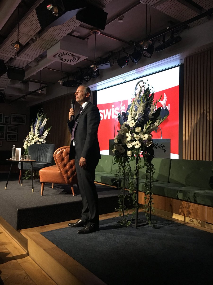 Marc_Maret's tweet photo. Gastgebern @ringier_ag und @helvetia @ #talkatthestudio welcoming Dr. Christoph Franz https://t.co/byQXgUzLbN