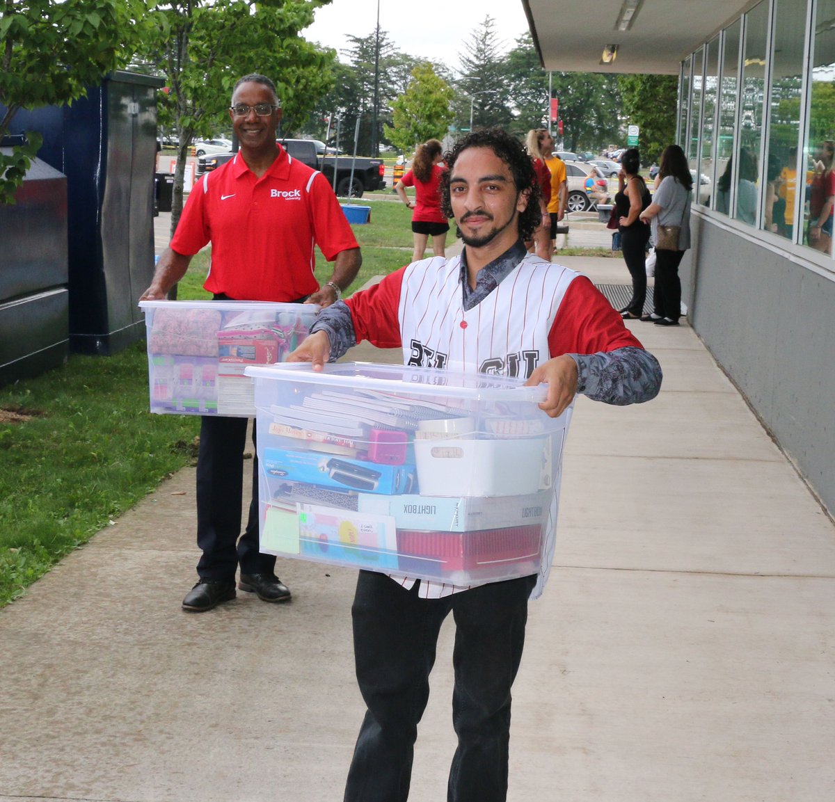 AnaSanchezPhD's tweet photo. To our new and returning students: a warm welcome to @BrockUniversity!
Take this to heart 💖:
When you cross the convocation stage 🎓in a few years, you will belong to the group of ~28% of Canadians holding a #university bachelor's degree of higher!
#KnowledgeWithCharacter https://t.co/CqSpAkkIYp