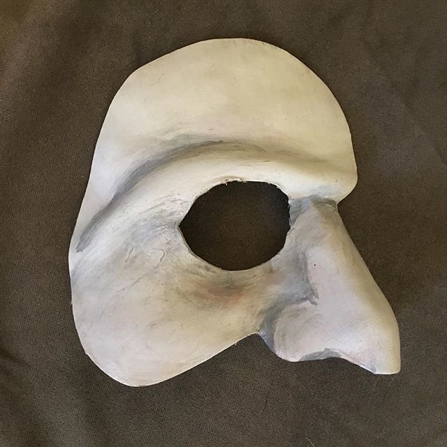 AmyLStrickland's tweet photo. New phantom mask I made for a show (Not PotO but a comedy with a Phantom appearance.) https://t.co/GLbxyRxIaE https://t.co/ivX6BPqKLQ